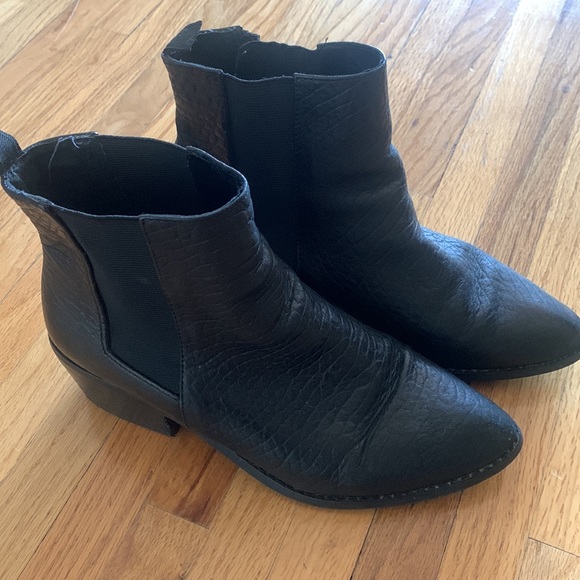 Black booties - Picture 2 of 2